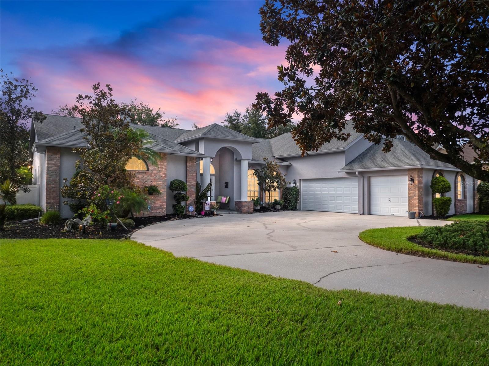 Regal River Rd, Valrico, FL 33596