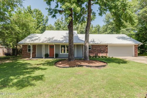 10375 Pin Oak Dr, Biloxi, MS, 39532-8179 | Card Image