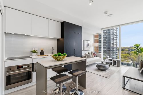 819-33 Helendale Ave, Toronto, ON, M4R0A4 | Card Image