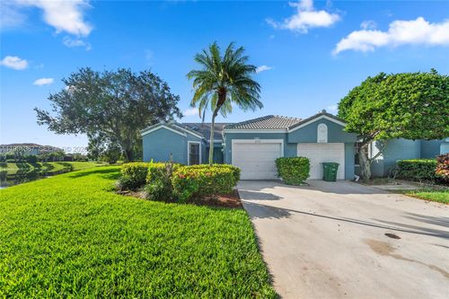 8220 Waterford Ln, Tamarac, FL, 33321-8116 | Card Image