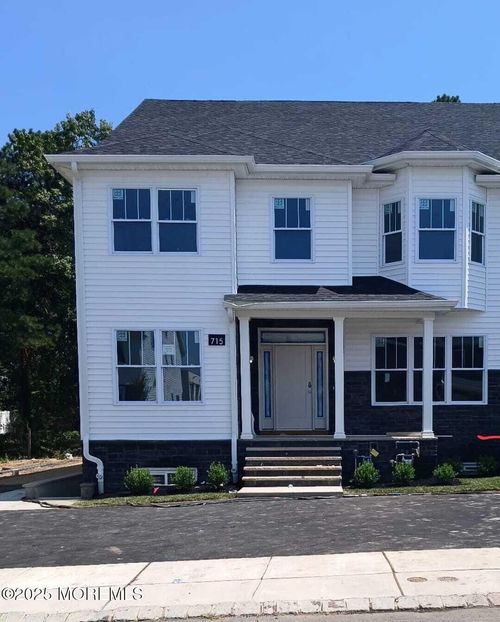 715 Hamilton Ct, Lakewood, NJ, 08701 | Card Image