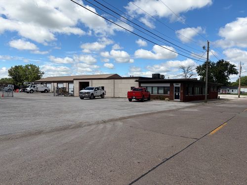 708 34th Avenue, Rock Island, IL, 61201 | Card Image
