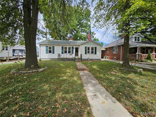 11 N 39th St, Belleville, IL, 62226-5807 | Card Image