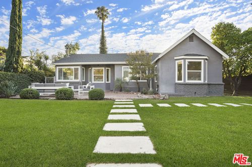 11708 Huston St, Valley Village, CA, 91607-3224 | Card Image