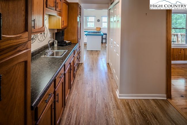 492 Skyland View Dr, House other with 3 bedrooms, 2 bathrooms and null parking in Blowing Rock NC | Image 15