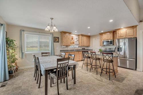 10287 W 11600 N, Tremonton, UT, 84337-9520 | Card Image