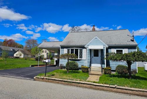 8 Foch St, Manchester, NH, 03102-1113 | Card Image