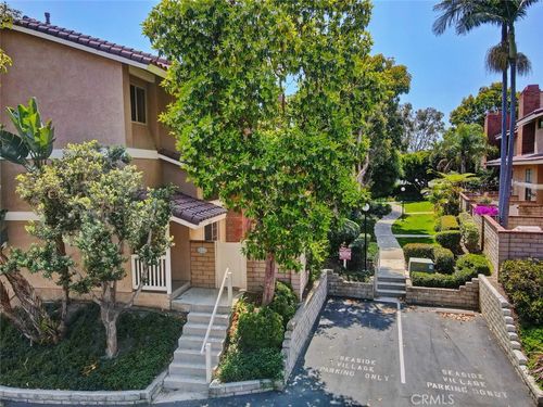 7825 Seaglen Dr, Huntington Beach, CA, 92648-5705 | Card Image