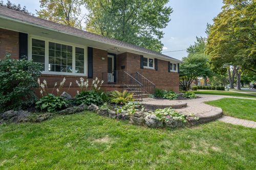 601 Hollywood Pl, Sarnia, ON, N7V2J1 | Card Image