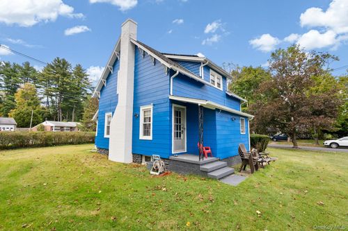 72 Ferris Ln, Poughkeepsie, NY, 12601-5136 | Card Image