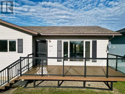 8218 102 Ave, House other with 3 bedrooms, 2 bathrooms and 4 parking in Peace River AB | Image 2