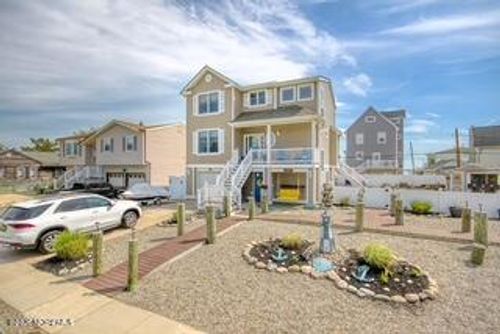 207 Ceylon Ave, Seaside Heights, NJ, 08751-2204 | Card Image