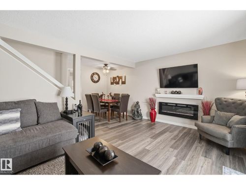 150 Woodborough Way Nw, Edmonton, AB, T5Y1N2 | Card Image