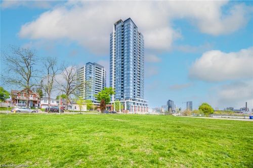 2101-15 Wellington St S, Kitchener, ON, N2G0E4 | Card Image