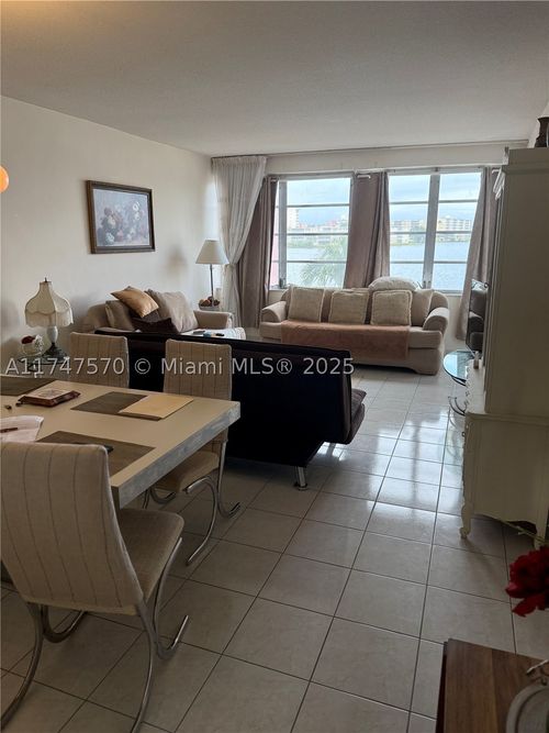 618-18555 Ne 14th Ave, Miami, FL, 33179-4874 | Card Image
