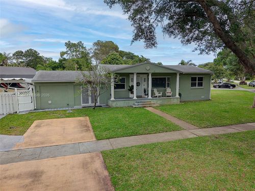 899 E Country Club Cir, Plantation, FL, 33317-4505 | Card Image