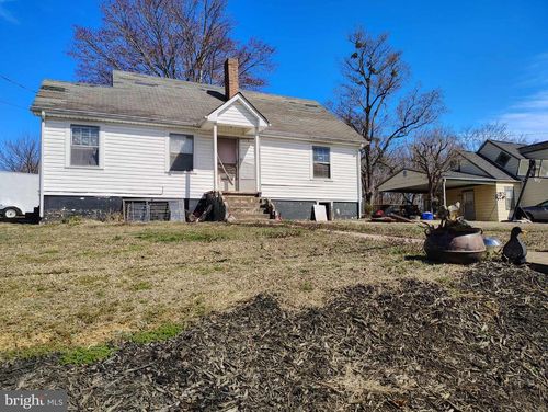 925 Myrtle Rd, MARTINSVILLE, VA, 24112-2136 | Card Image