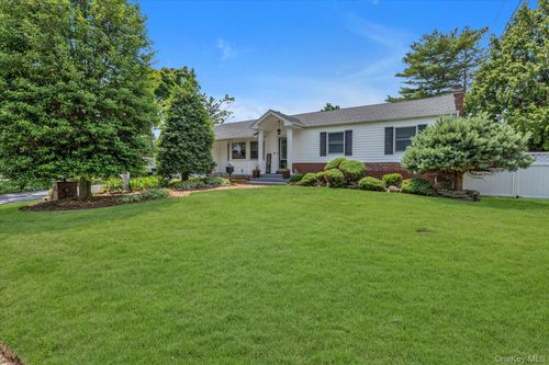 15 Elberta Dr, East Northport, NY, 11731-5641 | Card Image