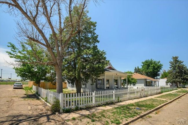 Fenced Yard | Image 9