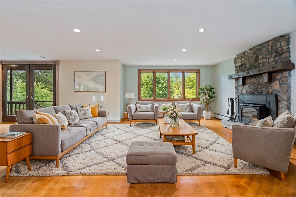 Turkey Hill Ln, Hingham, MA 02043