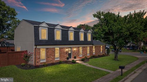 401 Crestwood St Sw, LEESBURG, VA, 20175-3800 | Card Image