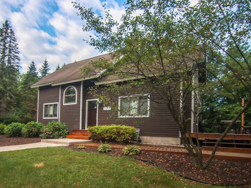 7984 Ontonagon Dr, Thompsonville, MI, 49683-9385 | Card Image