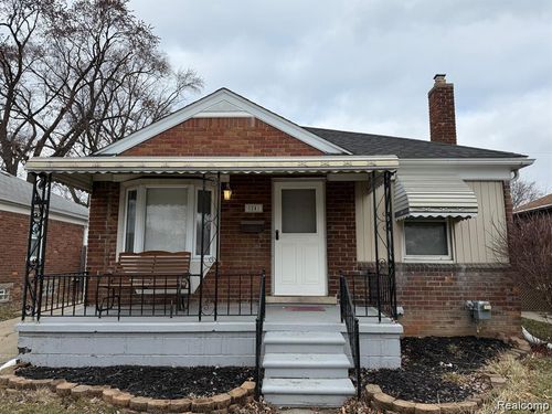 8241 Kaltz, Center Line, MI, 48015-1756 | Card Image