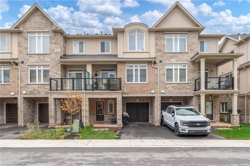 39-40 Zinfandel Dr, Stoney Creek, ON, L8E0L1 | Card Image