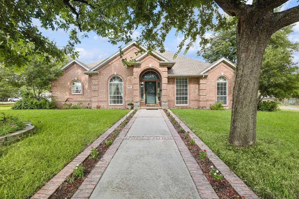 Cowan St, Decatur, TX 76234