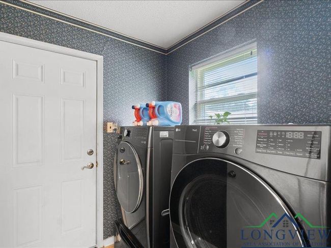 1009 Sequoyah Ln, House other with 3 bedrooms, 2 bathrooms and null parking in Longview TX | Image 18
