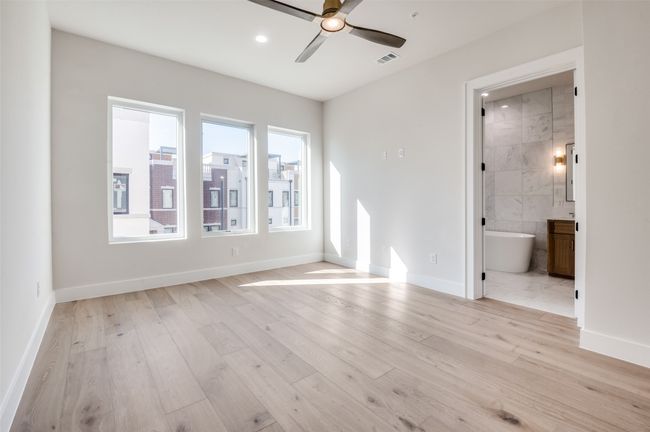 124 - 235 E Nash St, Condo with 3 bedrooms, 4 bathrooms and null parking in Grapevine TX | Image 12