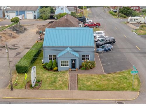 306 E Olive St, Newport, OR, 97365-2947 | Card Image