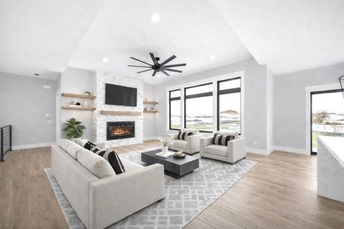 1526 Heartland St, Fairfax, IA, 52228-9002 | Card Image