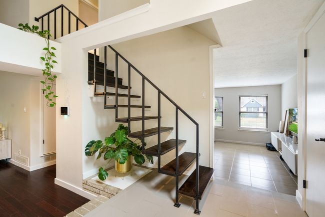 12208 Treeview Ln, House other with 4 bedrooms, 2 bathrooms and null parking in Farmers Branch TX | Image 6