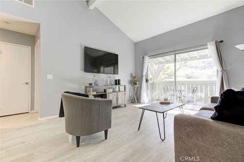 unit-l-27620 Susan Beth Way, Saugus, CA, 91350-1721 | Card Image