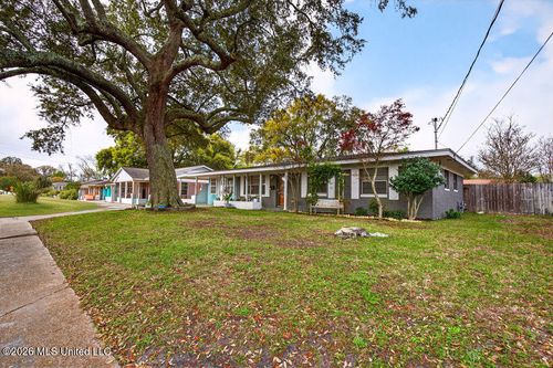 611 Anniston Ave, Gulfport, MS, 39507-2139 | Card Image