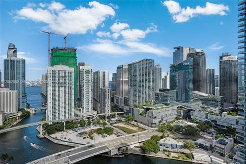 3511-90 Sw 3rd St, Miami, FL, 33130-2995 | Card Image