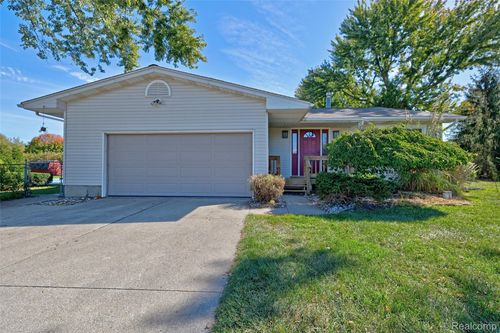 9269 Varodell Dr, Davison, MI, 48423-8712 | Card Image