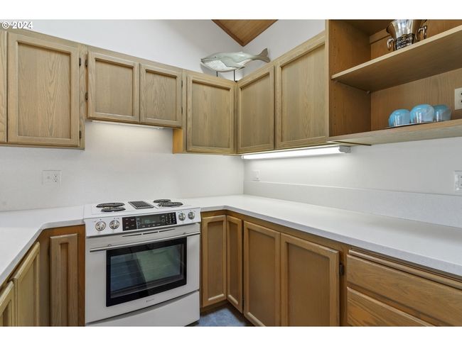 M2 - 4175 N Highway 101, Condo with 2 bedrooms, 3 bathrooms and 1 parking in Depoe Bay OR | Image 10