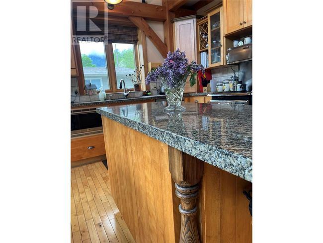 130 8 Th St, House other with 2 bedrooms, 3 bathrooms and null parking in Kaslo BC | Image 34