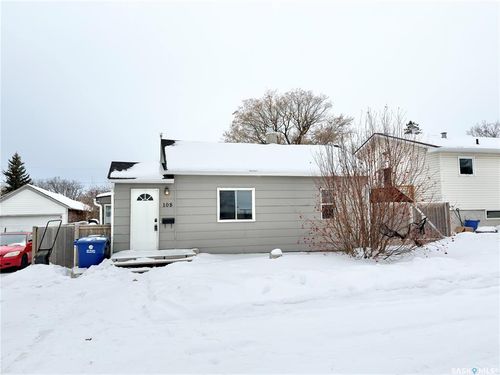 108 2nd Street W, Delisle, SK, S0L0P0 | Card Image