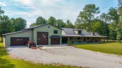 7348 E Us Highway 40, House other with 4 bedrooms, 4 bathrooms and null parking in Altamont IL | Image 2