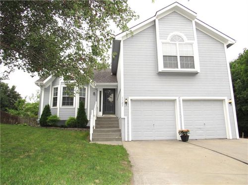1127 Cardinal Drive, Liberty, MO, 64068 | Card Image