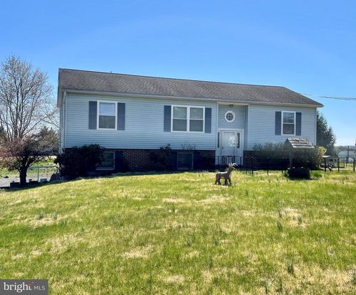 140 Hoffman Rd, BARTO, PA, 19504-9335 | Card Image