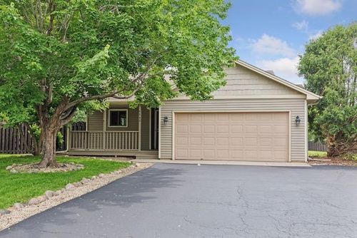 4552 W 131st St, Savage, MN, 55378-1692 | Card Image
