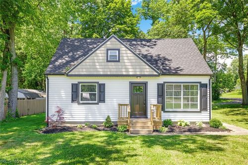 1371 Krumroy Rd, Akron, OH, 44306-4354 | Card Image