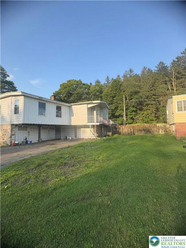 1027 Clamtown Rd, House other with 4 bedrooms, 2 bathrooms and null parking in Tamaqua PA | Image 6