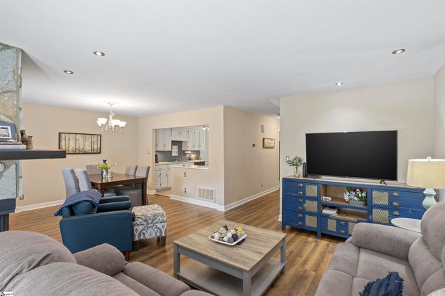 2 Graystone Way, Condo with 3 bedrooms, 3 bathrooms and null parking in Taylors SC | Image 8