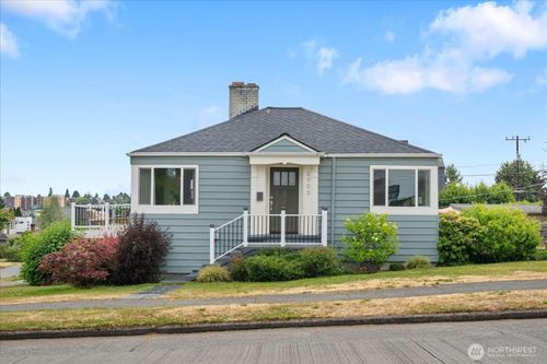 3903 Dakota St, Seattle, WA, 98116-4226 | Card Image