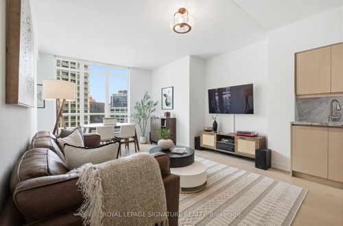 702-215 Fort York Blvd, Toronto, ON, M5V4A2 | Card Image